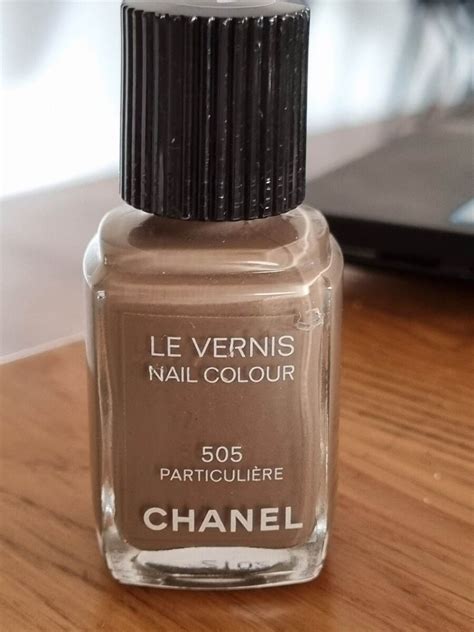 chanel 505 particuliere nail polish.